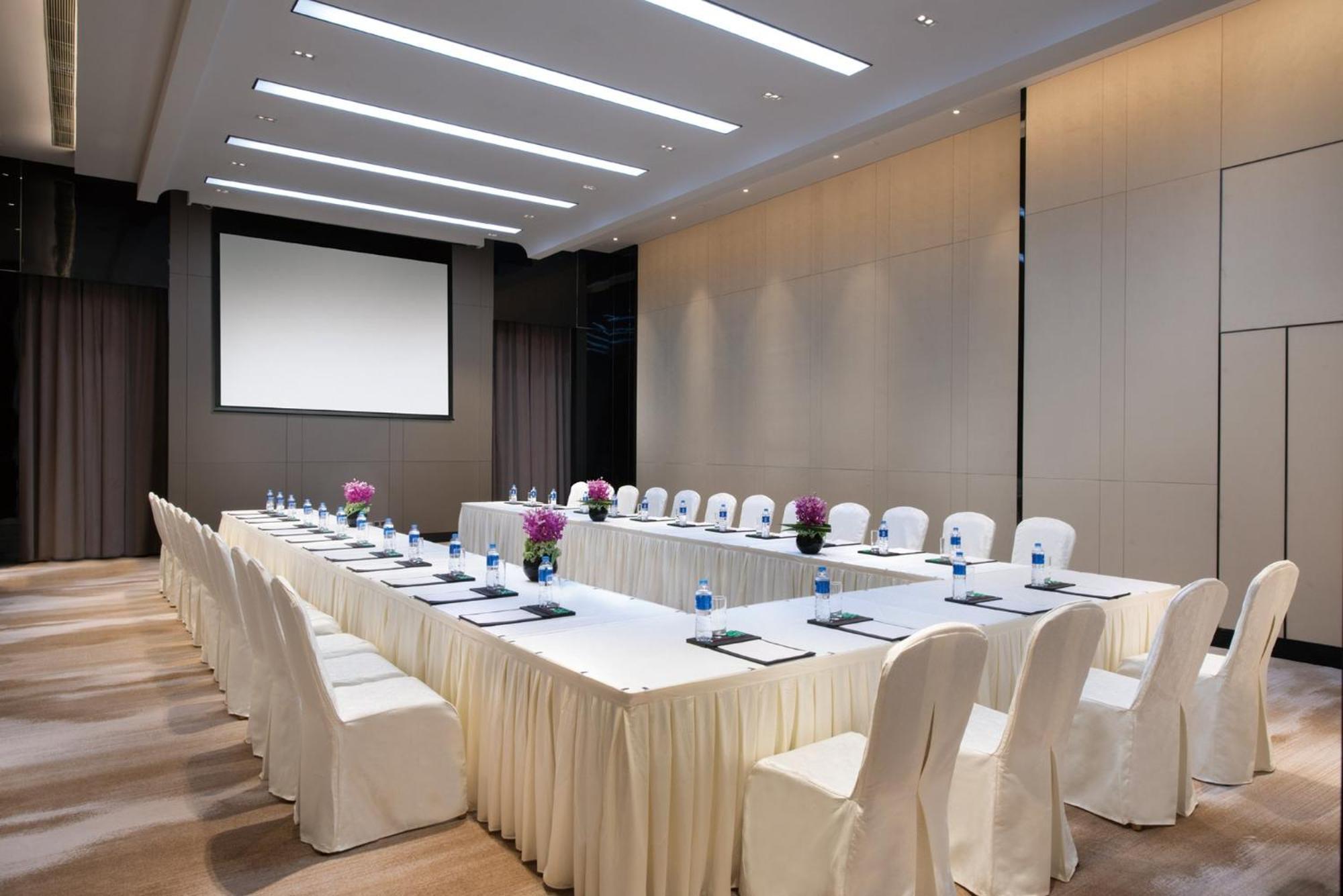 Crown Plaza Hotel Huailai, An Ihg Hotel Dongzhuangzi Buitenkant foto